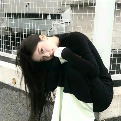 蓝与白形成的蔚蓝色